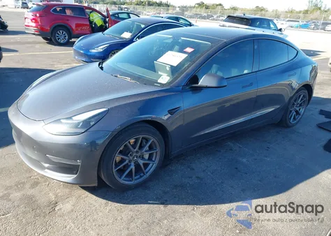 2023 Tesla Model 3 Long Range Dual Motor All-Wheel Drive z USA, uszkodzony, nr VIN 5YJ3E1EB9PF636796